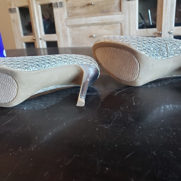 Heels - Picture 3 of 5